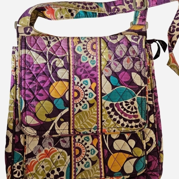 Vera Bradley Handbags - Vera Bradley Crossbody Bag